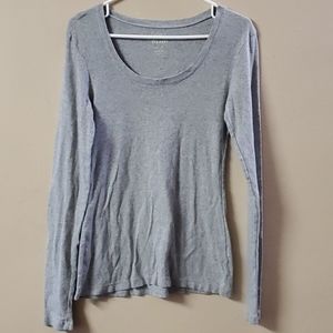 Gray long sleeve shirt
